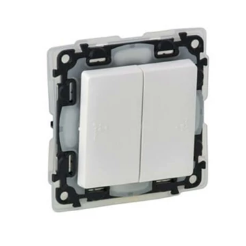 Legrand Valena Life 105 csillárkapcsoló IP44 fehér 752155