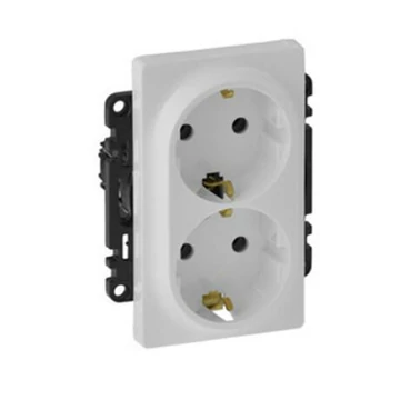 Legrand Valena Life 2x2p+f dupla dugalj csatlakozóaljzat gyermekvédelemmel fehér 753126