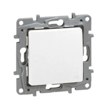 Legrand Niloé 107 keresztkapcsoló körömmel fehér 764504