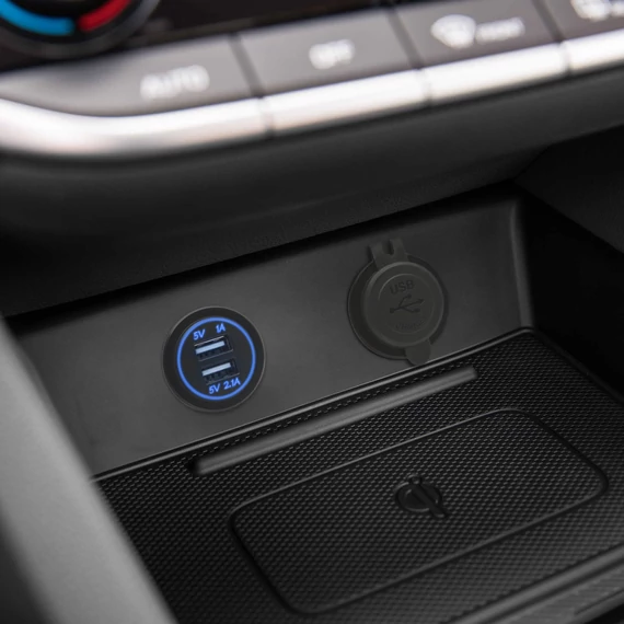 Szivargyújtó helyére beépíthető USB aljzat,<br>kék LED - csavaros<br>2 x USB - 5V - 2,1A  54926BL   M.N.C.