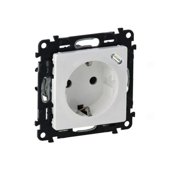 Legrand Valena Life 2P+F csatlakozóaljzat+ USB C-túpusú 1,5A-5V-7,5W töltőaljzat 753135