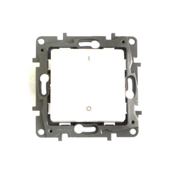 Legrand Niloé 102 kétpólusú kapcsoló körömmel fehér 764517