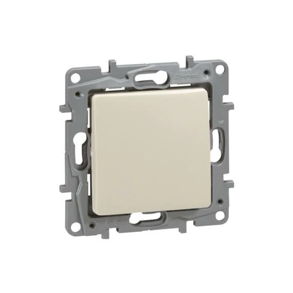 Legrand Niloé 107 keresztkapcsoló körömmel bézs 764604